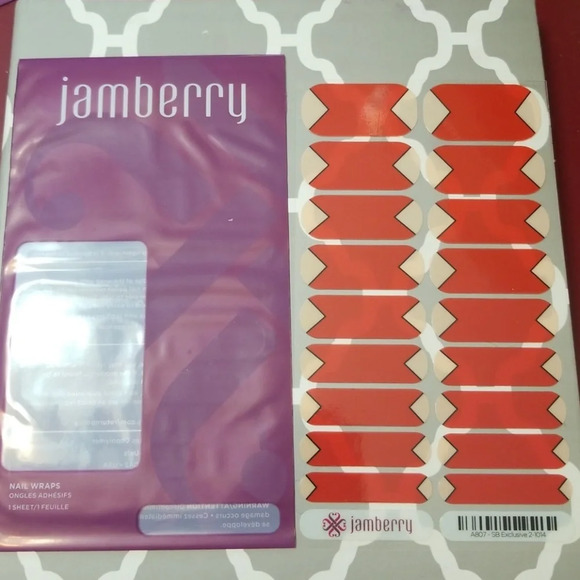Jamberry November 2014 StyleBox Exclusive‎ - Picture 1 of 3